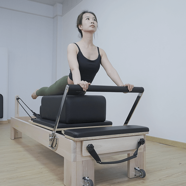 Machine classique de reformage de Pilates en bois d'érable, entraînement de base de Yoga de bonne qualité